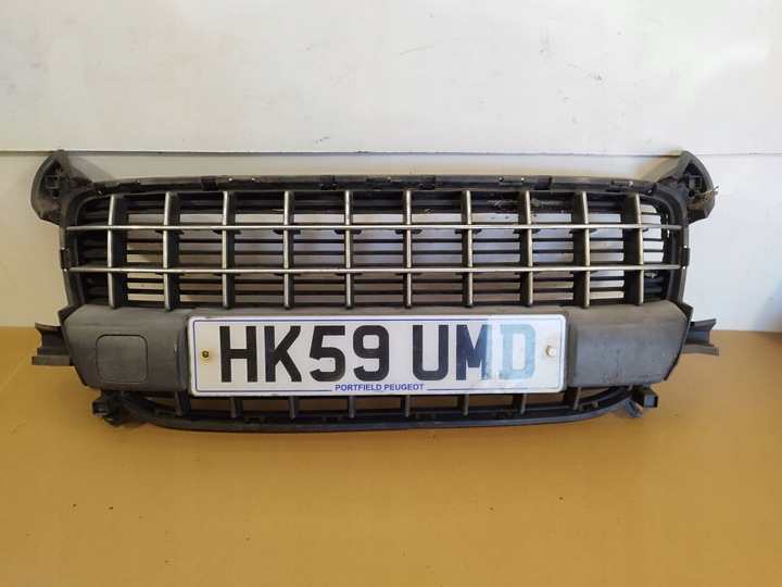 фото №1, Решётка радиатора решётка решётка средняя хром бампер перед peugeot 3008 i 2009-2013