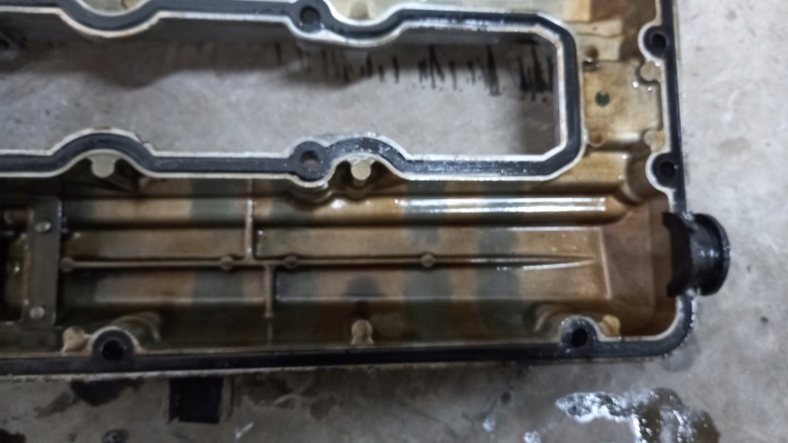 фото №8, Крышка клапанов saab 9-5 04r универсал 5962840