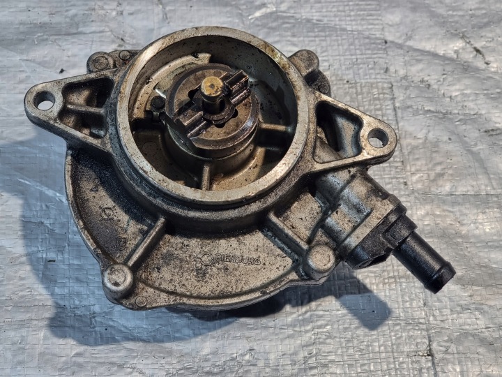 фото №10, Насос вакуум oem номер 057145100l audi a6 c6 3.0 tdi