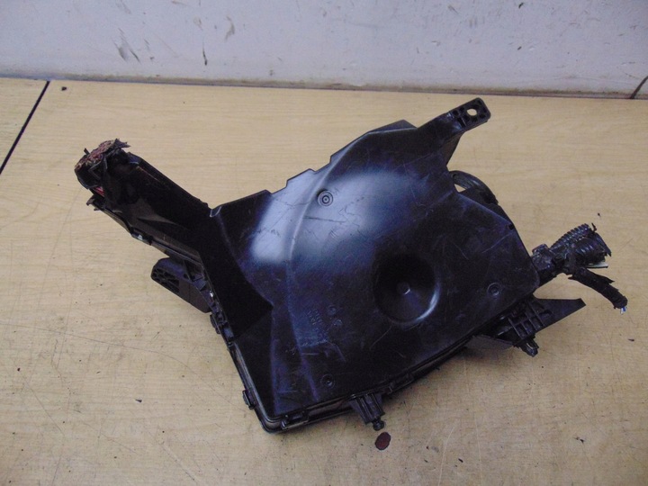 фото №11, Коробка запобіжників toyota avensis t27 2.0d 82111-05j70