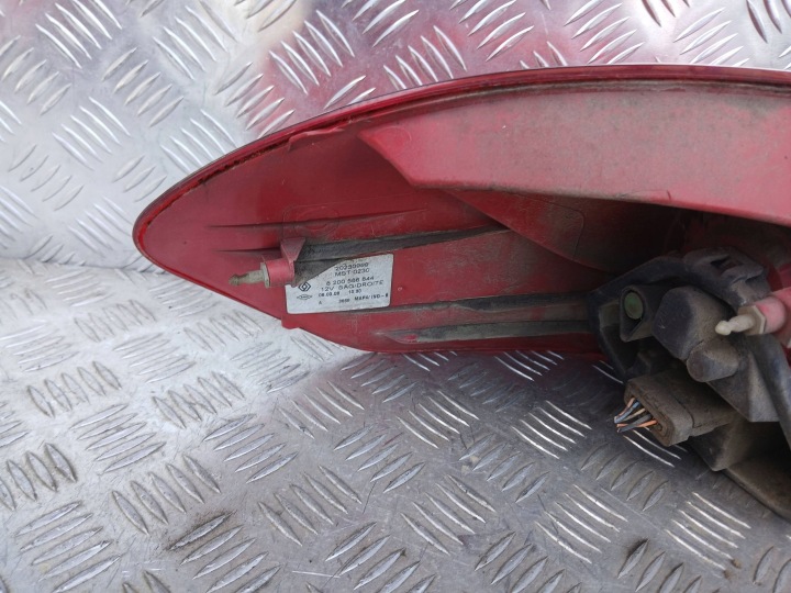 фото №10, Renault clio iii права фара задня зад універсал європа 8200586844 05-