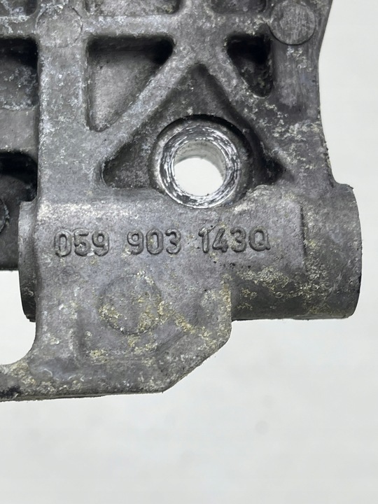 фото №9, Audi q7 4l 3.0 tdi лапи кріплення генератора + ролик