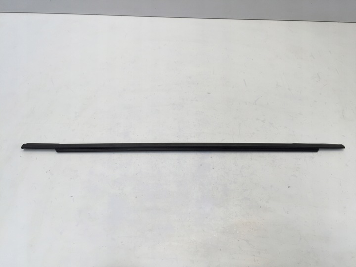 фото №1, Hyundai i20 iii 2021 планка накладка дверь зад