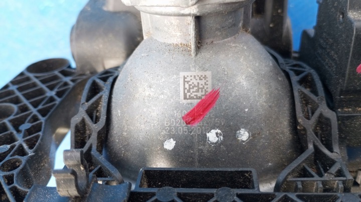 фото №8, Двигунчик лінза лампи праве перед ксенон 162544-10 vw golf vi 6