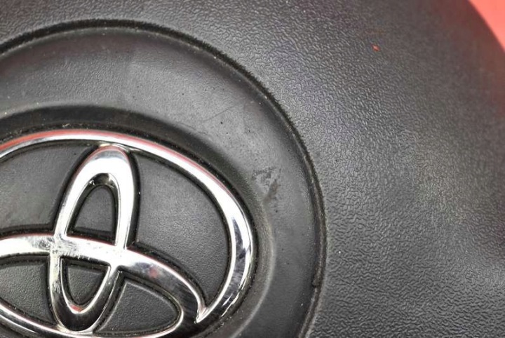 фото №10, Подушка подушка безопасности водителя 45130-0d101-b0 toyota yaris 1 i 03-05