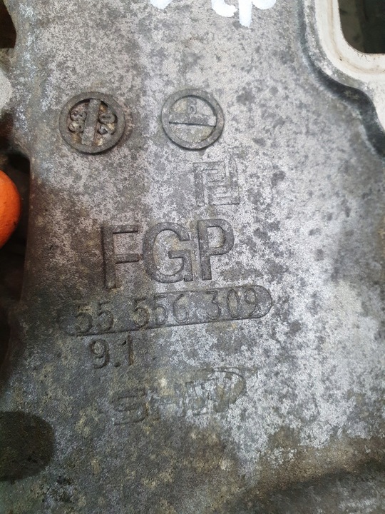 фото №13, Корпус распределительный вал насос масла 55556309 opel astra corsa d 1.0 1.2 1.4 b