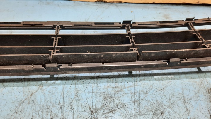 фото №10, Решётка средняя бампера перед volvo s60 v60