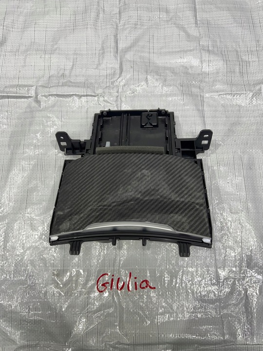 фото №1, Alfa romeo giulia бардачок тримач na чашка карбон