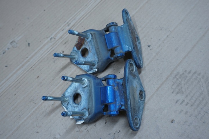 фото №3, Toyota rav4 петля петли крышки багажника 94-00r