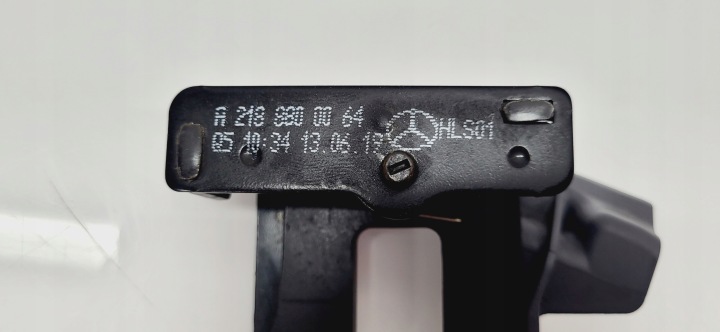 фото №15, Засов замок открывания капота mercedes c w205 e w213 w238 oem номер a2188800064