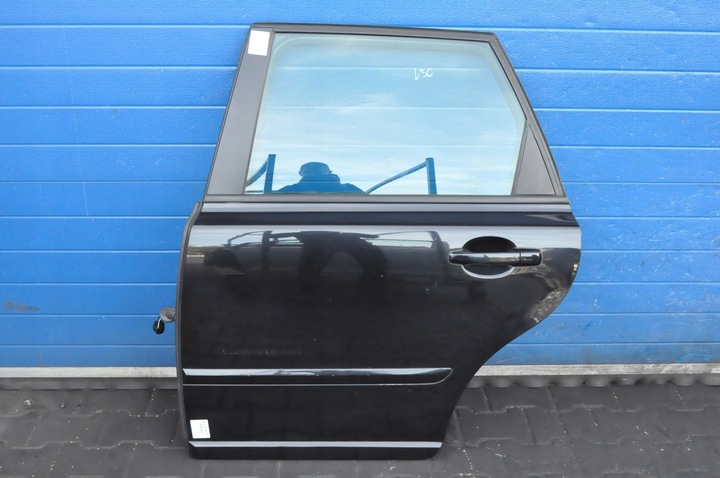 фото №1, Volvo v50 двері лівий зад задні універсал комплектні