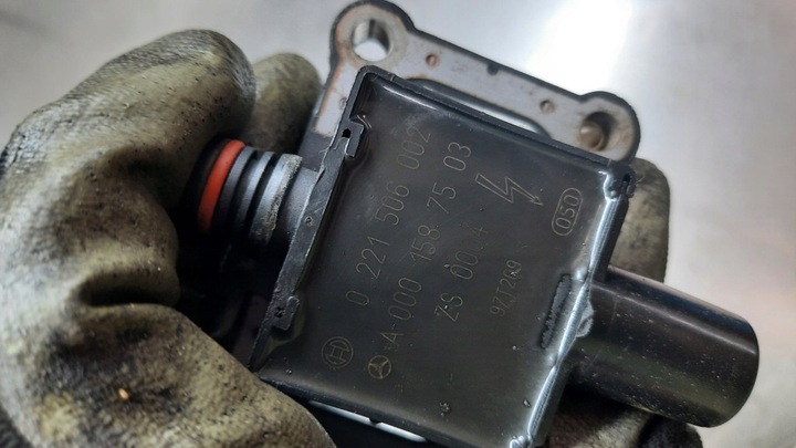 фото №4, Катушка зажигания a0001587503 mercedes c-klasa w202 2.0