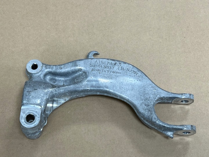 фото №1, Audi a6 q8 a8 q7 widelec амортизатора 4m0413037h