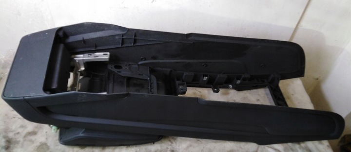 фото №10, Audi q7 4l подлокотник туннель средний 06r eur