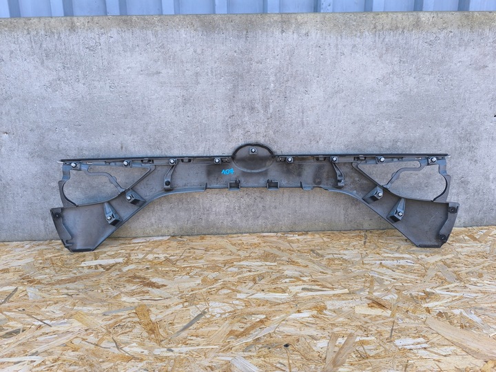 фото №5, Toyota avensis t29 sedan накладка кришки багажника 76811-05110