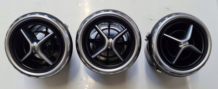 фото №1, Mercedes gla w156 решітка вентиляційна повітропровід