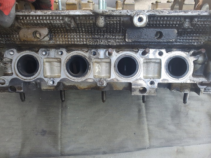 фото №8, Audi a4 b6 головка двигателя 1,8t bex 06a103373as