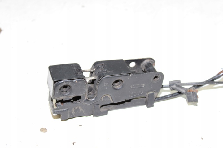 фото №4, Audi a4 b8 a5 8t замок капота 8k0823509d