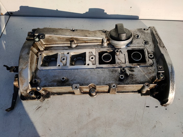 фото №1, Кришка клапанів audi a4 b5 1.8 06b103475l