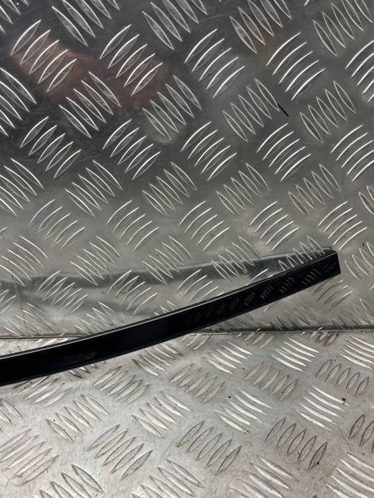 фото №5, Bmw (oem) 7482863 2' g42 молдинг захист скла ліве зад