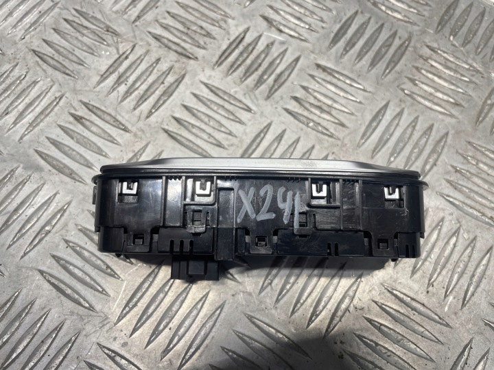 фото №11, Bmw (oem) 5a3bbf4 3' g20 g21 4' g22 перемикач панель клімат-контролю повітропровід