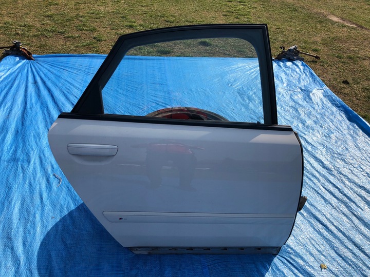 фото №1, Audi a8 d3 двері праві зад