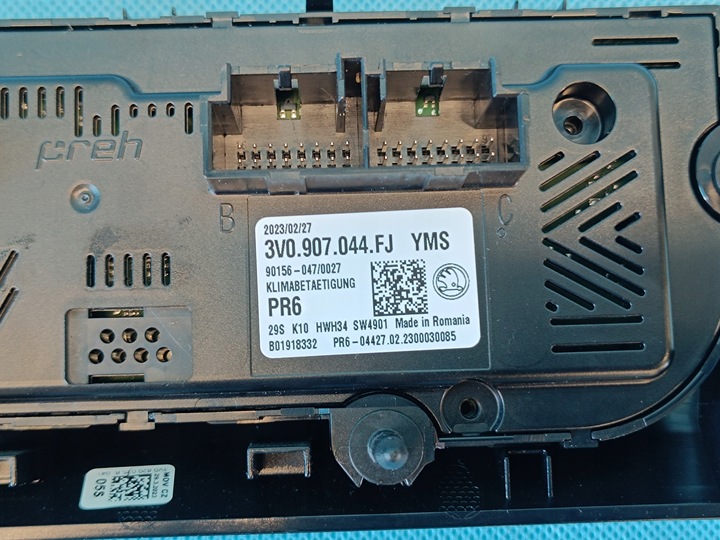 фото №10, Skoda superb 3 рестайлінг 2.0tdi 110kw 2023r панель кондиціонера рамка 3v0907044fj