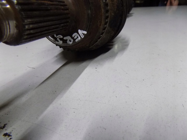 фото №5, Corolla verso ii 2.2 d4d піввісь лівий перед