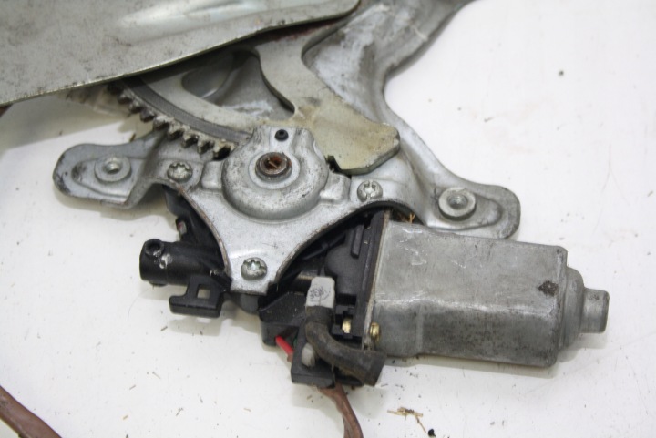 фото №11, Механизм стеклоподъемник правый зад lexus is 200 300 85710-53040