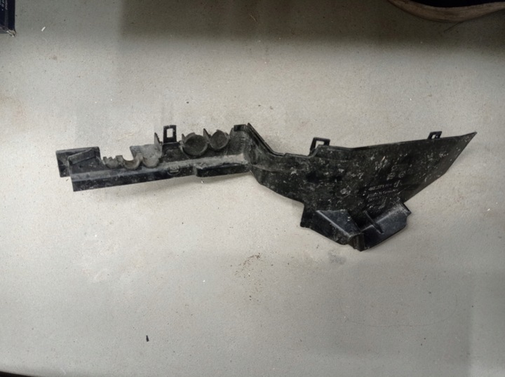 фото №7, Тримач порту заряджання audi e-tron 55 q8 4ke971824