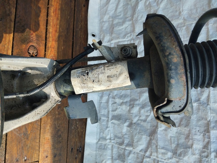 фото №9, Амортизатор mcpherson  амортизатор правые поворотный кулак правая volvo v40 ii d2 p31317922