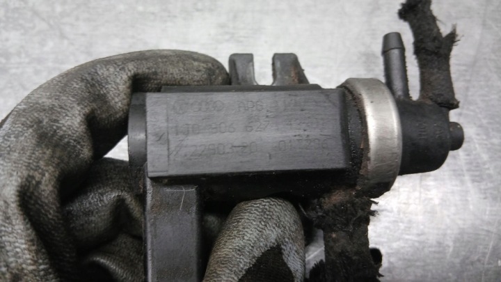 фото №6, Клапан тиску vw passat b5 fl 1.9tdi 00-05r універсал 1j0906627