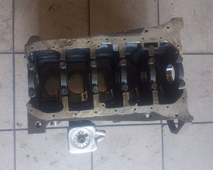 фото №8, Блок  двигуна volkswagen t4 ajt 2.5 tdi 046103021