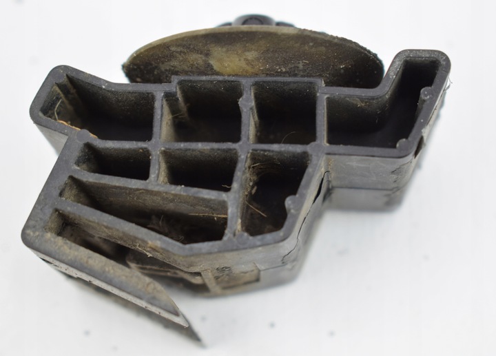 фото №3, Citroen c5 iii x7 крепление клипсы защёлки порога планки пороговой