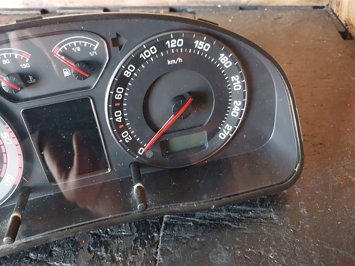 фото №16, Спидометр / спидометр полный fis skoda superb b5 3u 1.9tdi 3u0920841a