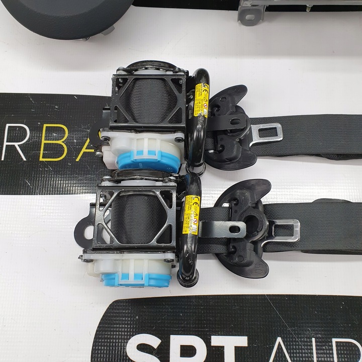 фото №9, Yaris iii 3 рестайлинг панель консоль подушки ремни подушка безопасности 2015 - 2020