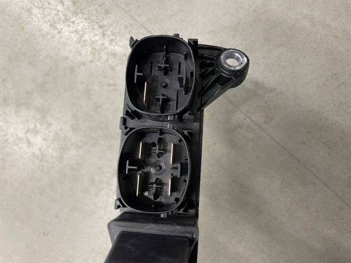 фото №5, Распределитель тока bmw g30 оригинал 9339825