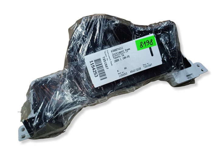 фото №7, Панель приладів toyota iq 8380074211