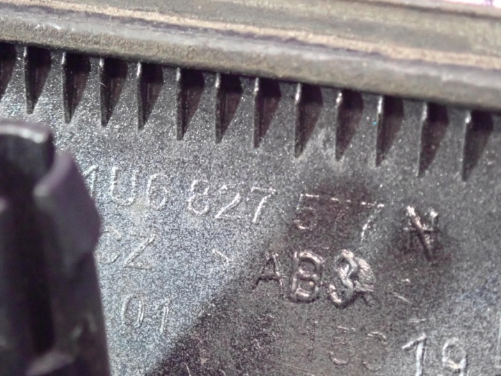 фото №11, Skoda octavia i універсал 00-10 рестайлінг молдинг задньої кришки 1u6827577n