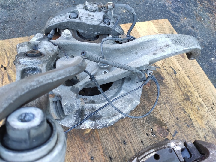 фото №8, Bmw 5 f10 3.0d поворотна опора ступиця диск супорт важіль правий перед оригінальний номер