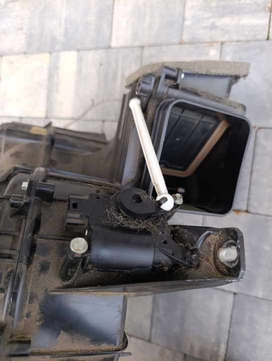 фото №7, Vw t5 2.0 tdi обігрівач зад 7h5820004q
