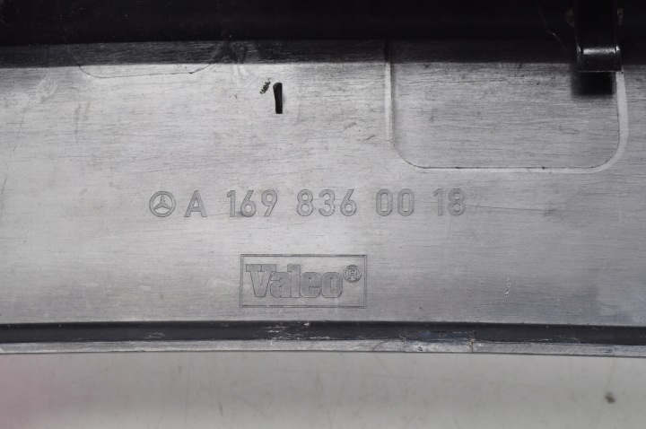 фото №11, Mercedes w245 захист жабо  панель під лобовим склом eu a1698360018
