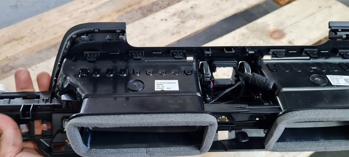 фото №11, Q5 80a sq5 решётка воздуховод средняя консоли 80b820902l