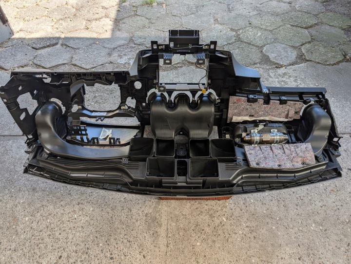 фото №8, Mercedes gla x156 220 4 matic торпедо консоль подушка комплект оригинал