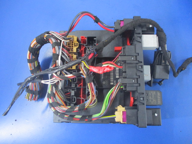 фото №4, Golf 5 v 1.4 коробка коробка запобіжників