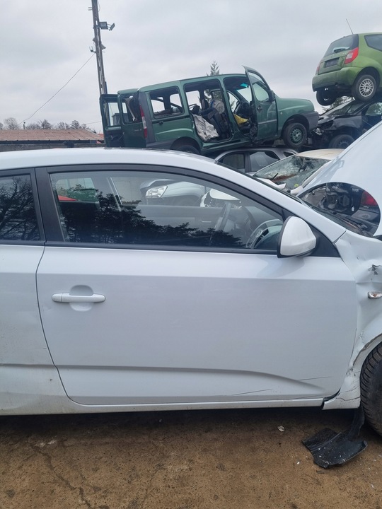 фото №1, Kia pro ceed i 07-12 2008 r. 3d hb wd двері праві перед праві передні pp