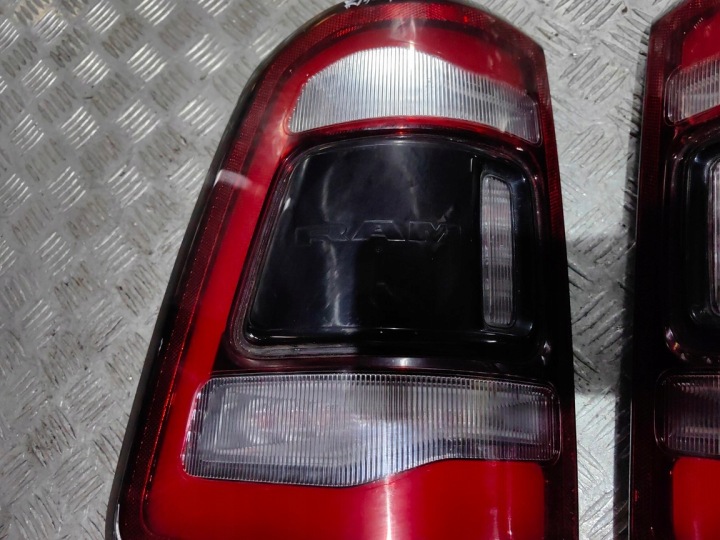 фото №6, Dodge ram 5 v 19+ 1500 фара праве зад задня права ciemn тонована 68262532ag