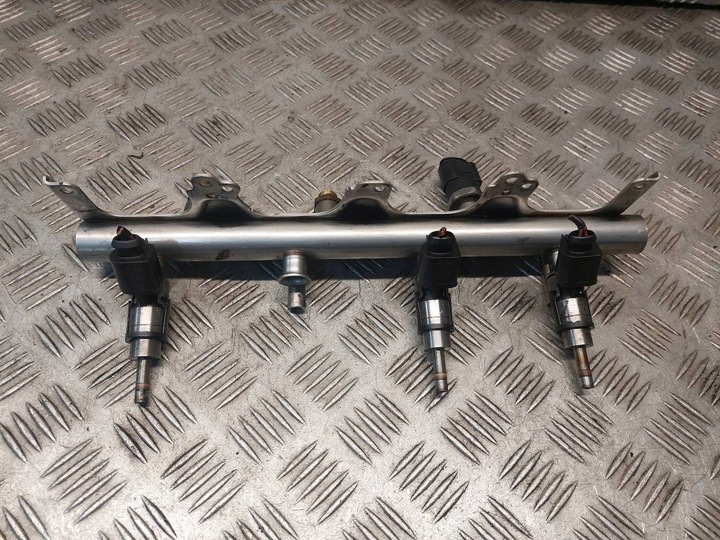 фото №1, Планка впрыскивающий + форсунки volkswagen golf v 06f133317 06d1330360