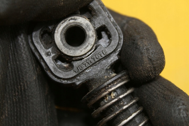 фото №6, Трос зміни коробки передач 1j0711266e 1.9 octavia i fl