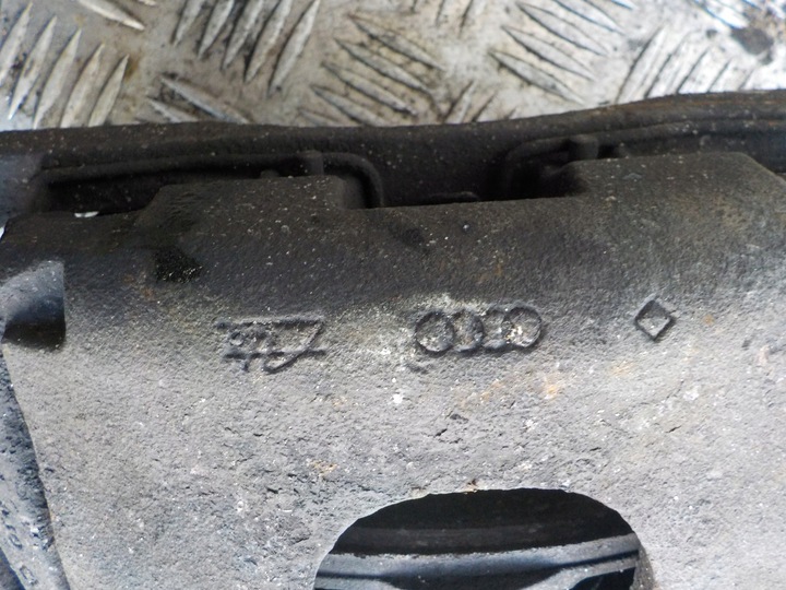 фото №9, Audi a6 c5 3.0 суппорт тормозной перед левый правые